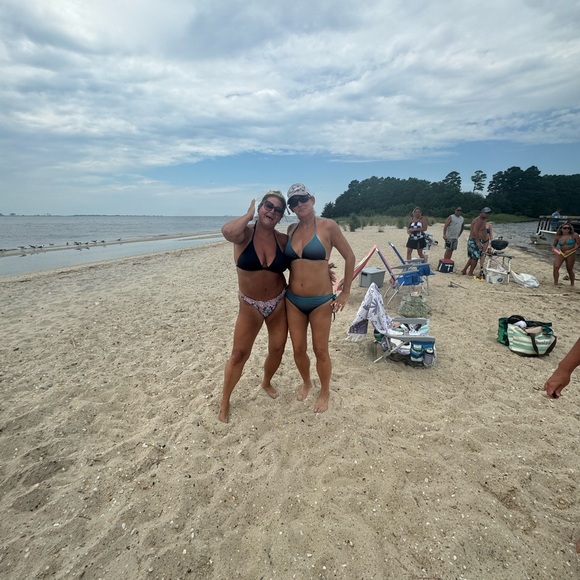 Meet your Posher, Amy - Picture 3 of 5